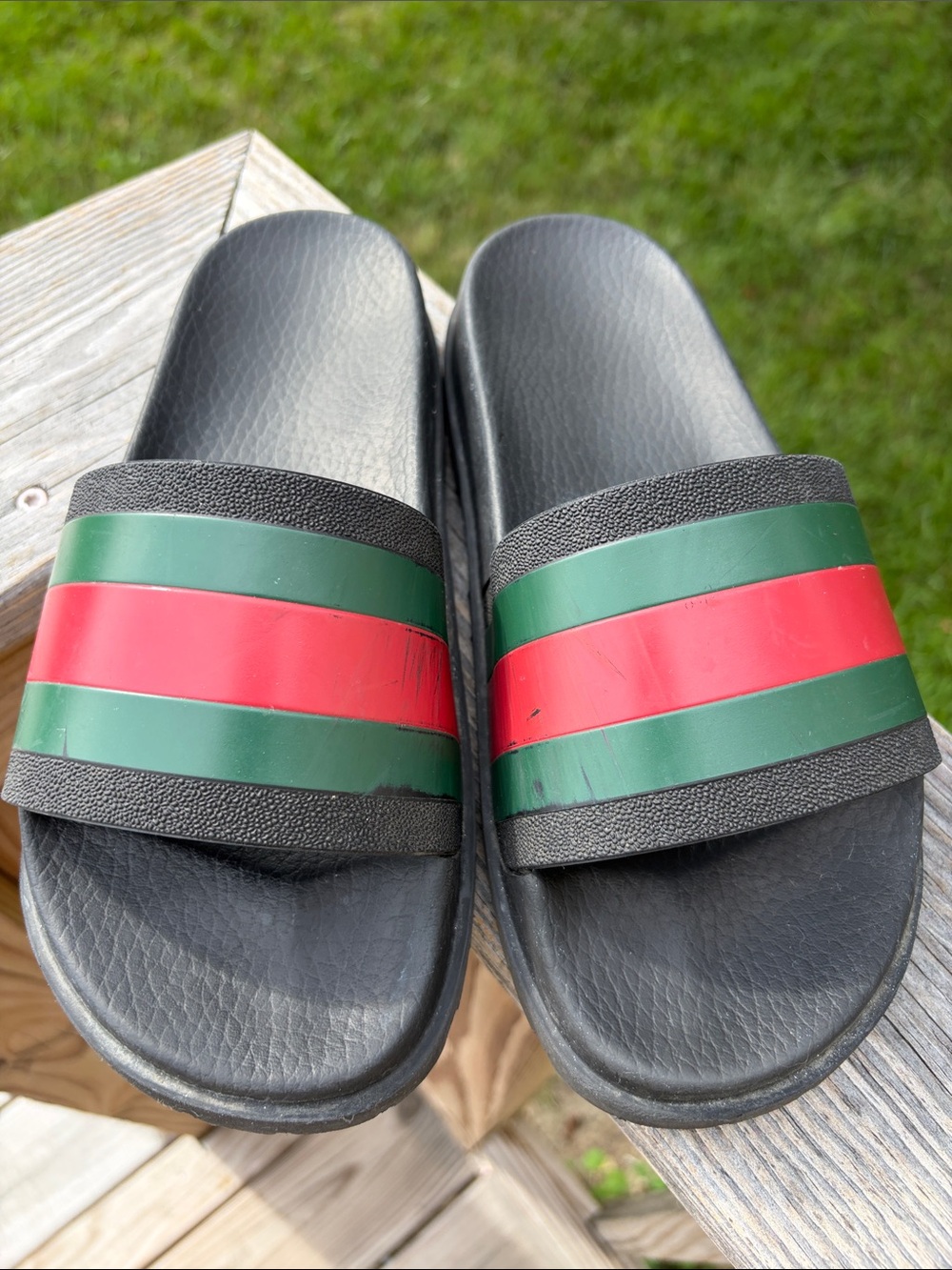 Gucci Black Slide Sandals with Green and Red Stripe size 5 boys.
